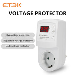 Enchufe protector de sobretensión ETEK EKCZ con pantalla LED y rearme automático